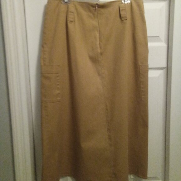 Monroe & Main Y2K Miss Size Large, Color Tan Stretch Alt Midi Cargo Skirt, - Picture 3 of 4